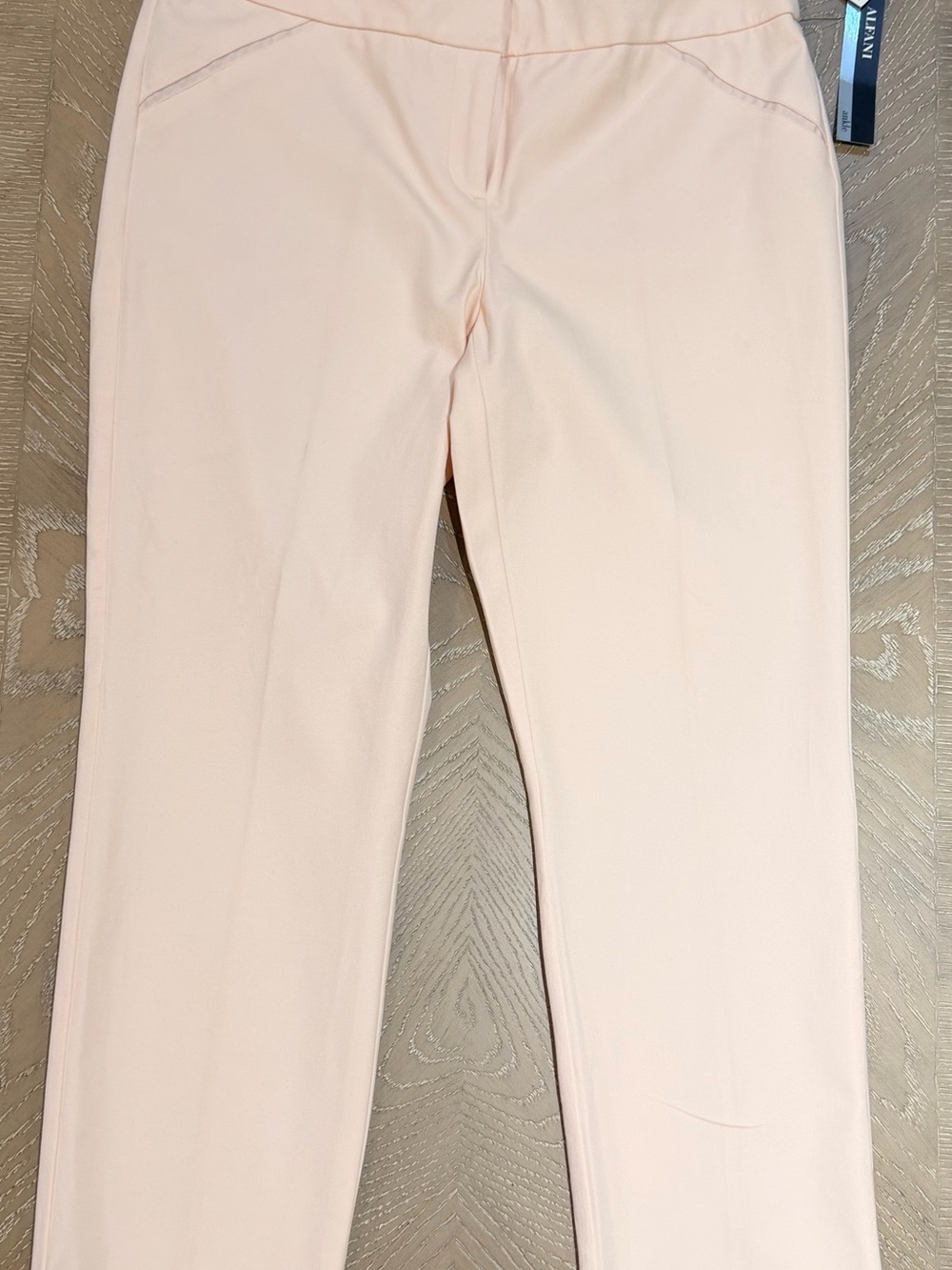 Alfani Cream Pull-On Ponte Cropped Pants - Picture 10 of 11